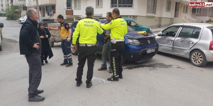 Bafra’da iki otomobilin karıştığı kazada 2 kişi yaralandı