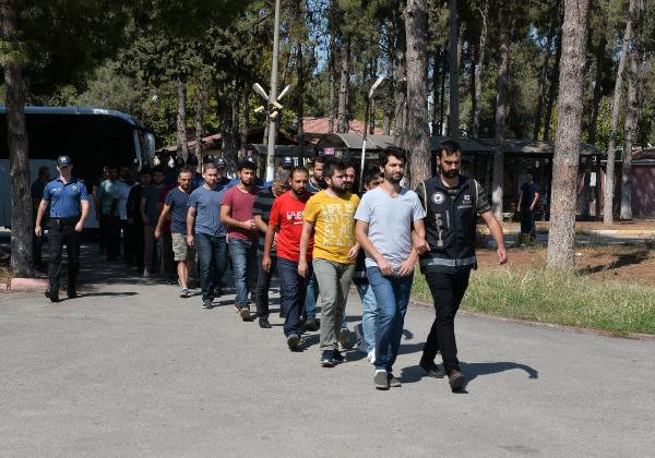 Adana da 12 Asker Fetö den Tutuklandı